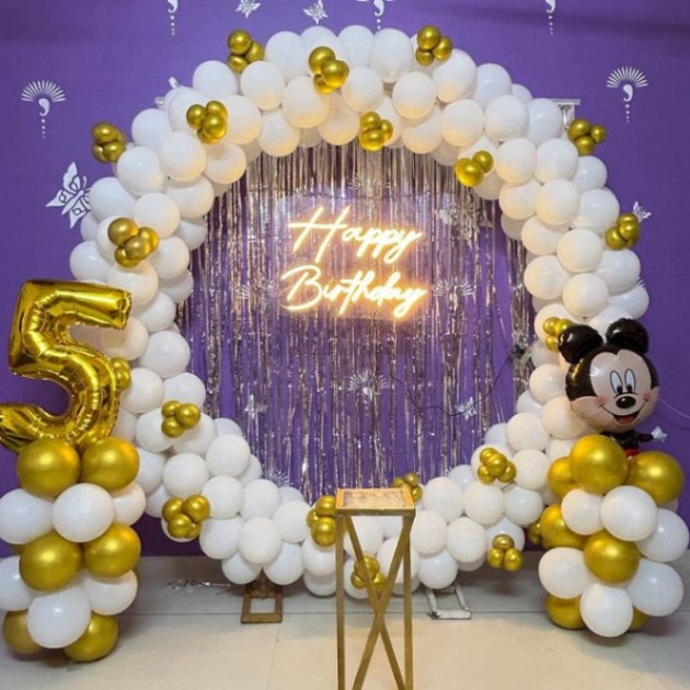 Simple Ring Decor