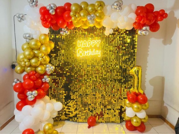 Gold Theme birthday Decor